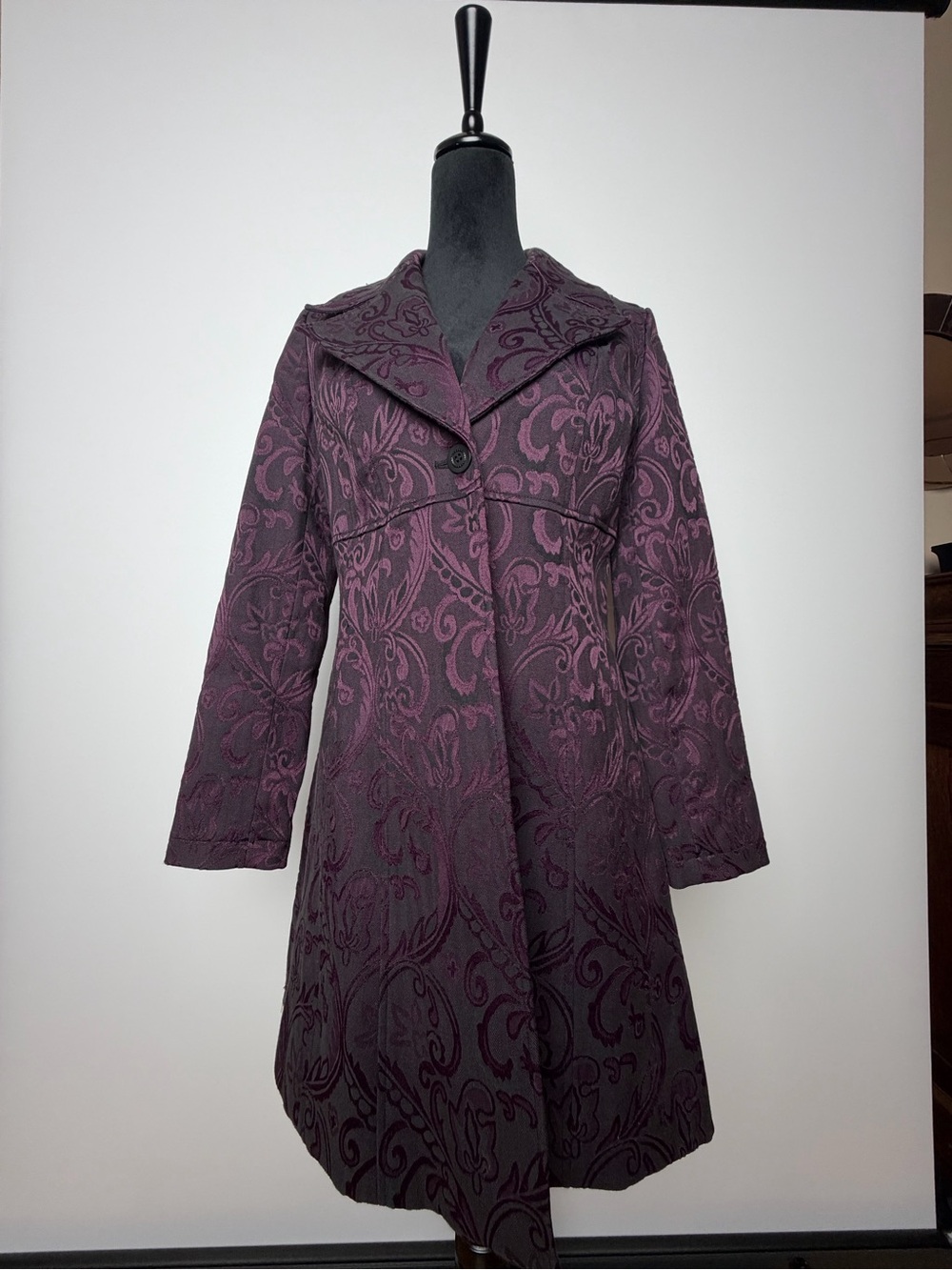 Bisou Bisou Plum Jacquard Coat Size: S